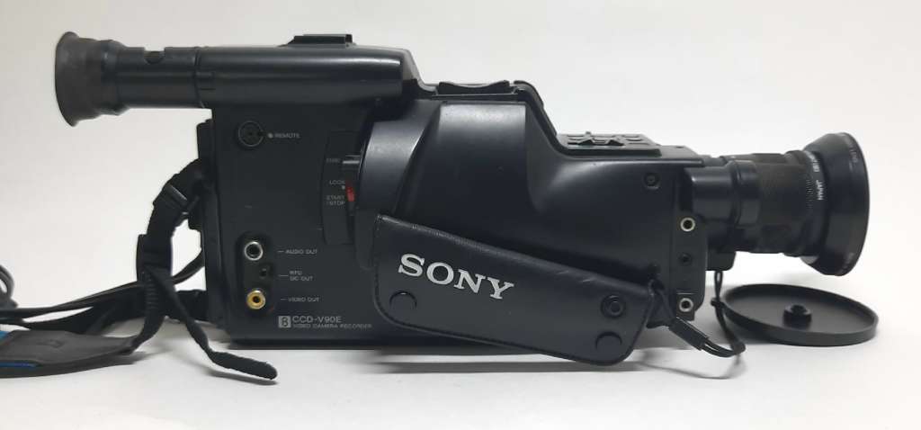 Видеокамера Sony Handycam Pro CCD-V90E TV-fujinon 1.6\12-72 macro ф46 Япония  Сост. хорошее, рабочая